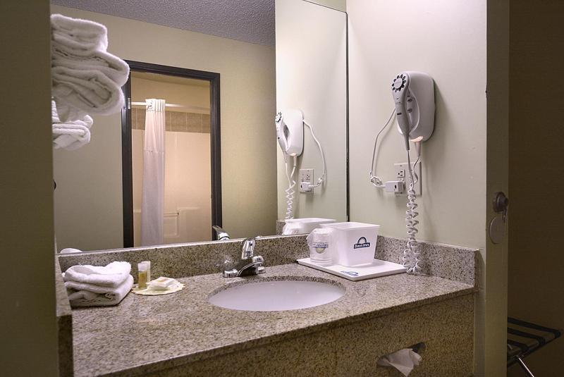 Days Inn By Wyndham Carbondale Zimmer foto