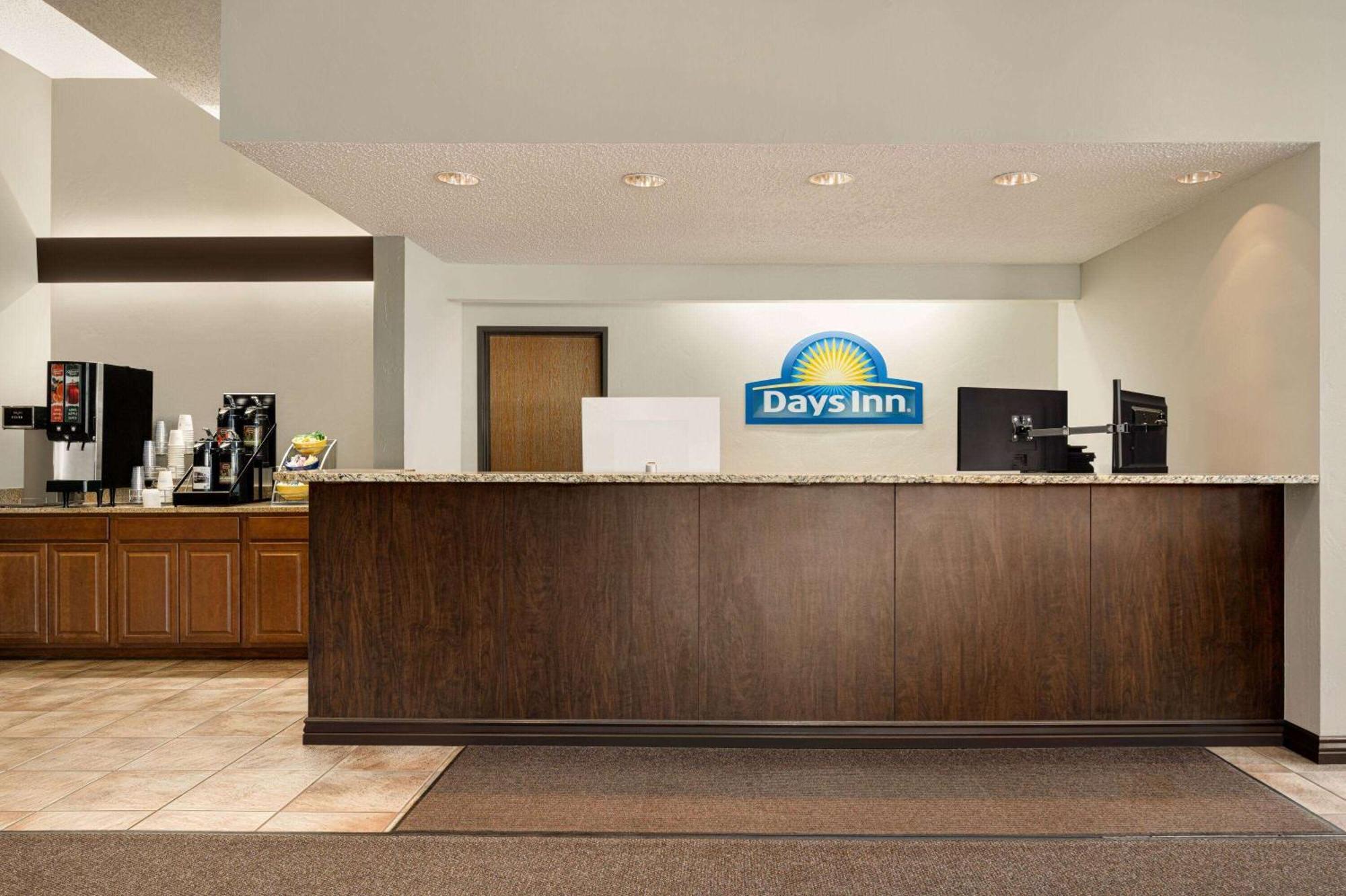 Days Inn By Wyndham Carbondale Exterior foto